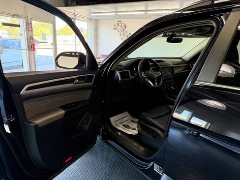 Used 2021 Volkswagen Atlas SE image 15