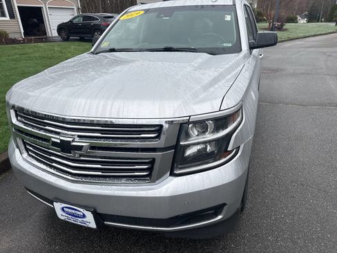 Used 2019 Chevrolet Tahoe LT image 2