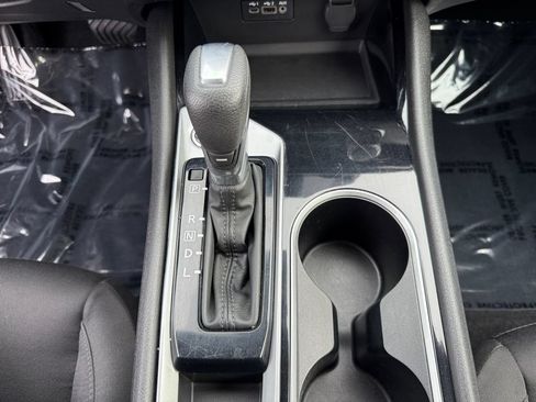 Used 2024 Nissan Altima 2.5 SV FWD image 18