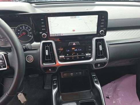 Used 2023 Kia Sorento EX FWD image 19