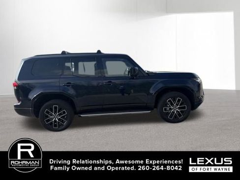 Used 2024 Lexus GX 550 w/ Accessory Package (2T) AWD/4WD image 12