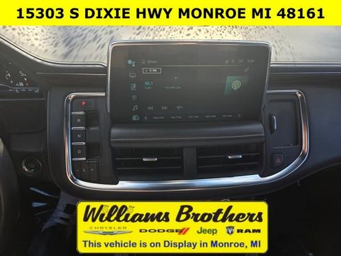 Used 2023 Chevrolet Suburban Premier image 10