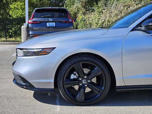 Used 2025 Honda Accord Sport image 9