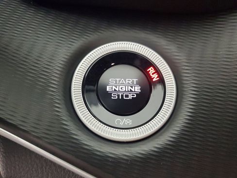 Used 2025 Jeep Grand Cherokee Laredo X image 20