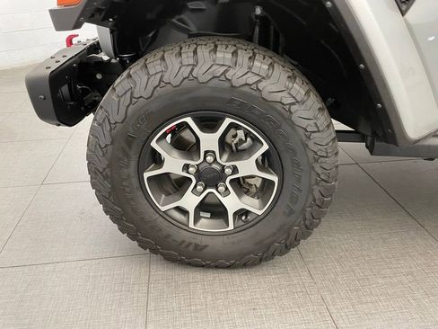 Used 2022 Jeep Wrangler Unlimited Rubicon w/ Steel Bumper Group AWD/4WD image 11