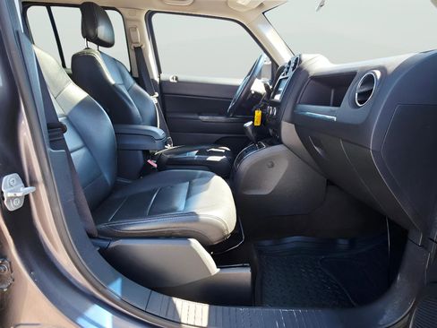Used 2015 Jeep Patriot High Altitude AWD/4WD image 12