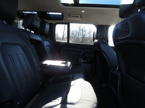 Used 2020 Land Rover Defender 110 S image 16