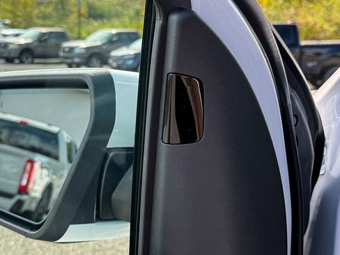 New 2025 Ford F150 Lightning Lariat image 29