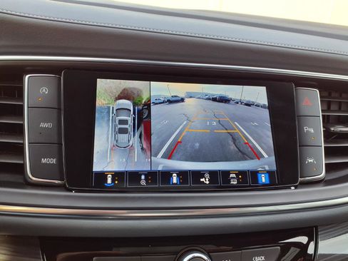 Used 2024 Buick Enclave Essence w/ Technology Package image 4