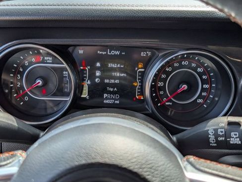 Used 2022 Jeep Wrangler Unlimited Rubicon w/ Trailer Tow Package AWD/4WD image 17
