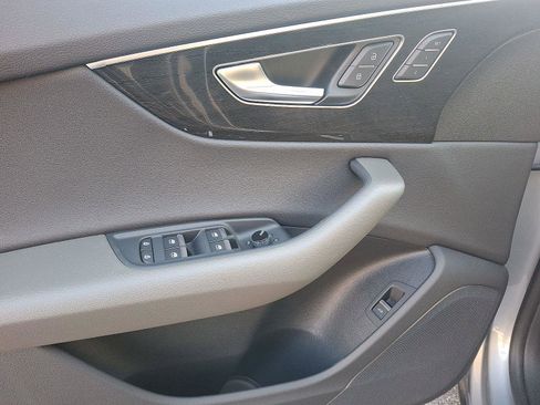 New 2025 Audi Q8 Premium image 10