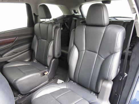 Used 2023 Subaru Ascent Touring w/ Popular Package #2A image 17