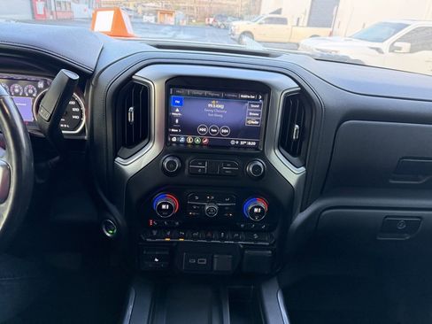 Used 2021 Chevrolet Silverado 2500 LTZ w/ LTZ Premium Package image 12