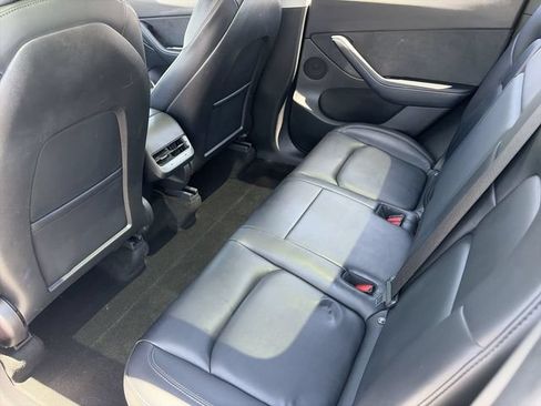 Used 2021 Tesla Model Y Long Range AWD/4WD image 17