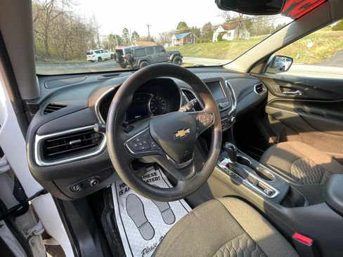 Used 2021 Chevrolet Equinox LT AWD/4WD image 18