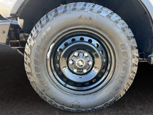 Used 2021 Ford Bronco Black Diamond image 14