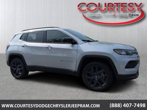 New 2026 Jeep Compass Latitude AWD/4WD image 1