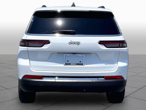 Used 2025 Jeep Grand Cherokee L Laredo w/ Luxury Tech Group I RWD image 5