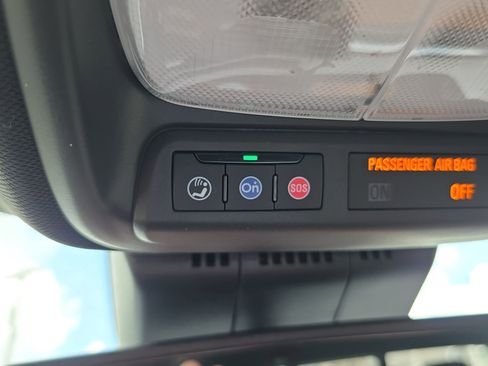 Used 2024 GMC Canyon AT4 AWD/4WD image 25