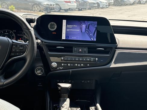 Used 2025 Lexus ES 350 w/ Premium Package FWD image 30