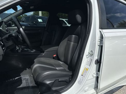 Used 2023 Honda Civic Sport image 11