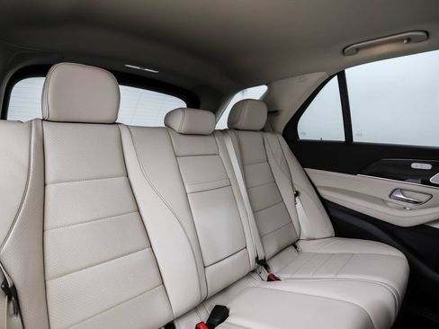Used 2021 Mercedes-Benz GLE 450 4MATIC image 28