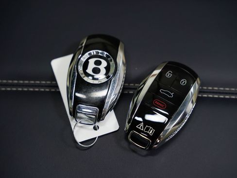 Used 2021 Bentley Continental GT V8 image 51