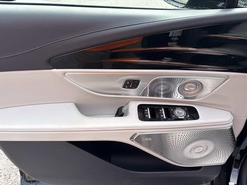 New 2026 Lincoln Nautilus Reserve AWD/4WD image 18