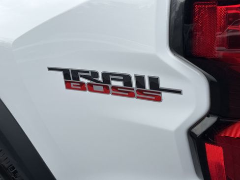 Used 2024 Chevrolet Colorado Trail Boss w/ Advanced Trailering Package image 15