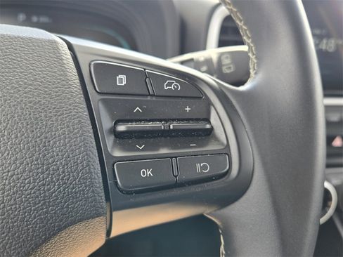 Certified 2023 Hyundai Venue Limited w/ Cargo Package image 25