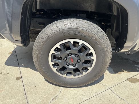 Used 2024 Toyota Tacoma TRD Off-Road w/ TRD Off Road Premium Package AWD/4WD image 36
