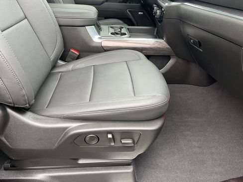 Used 2025 Chevrolet Silverado 2500 LTZ w/ Trail Boss Package image 19