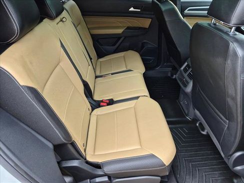 Used 2021 Volkswagen Atlas Cross Sport SEL R-Line FWD image 20