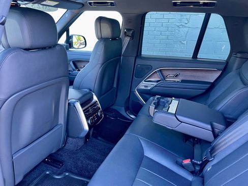 Used 2023 Land Rover Range Rover SE image 30