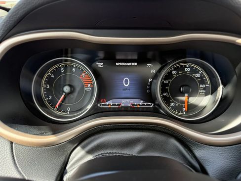 Used 2016 Jeep Cherokee Limited AWD/4WD image 15