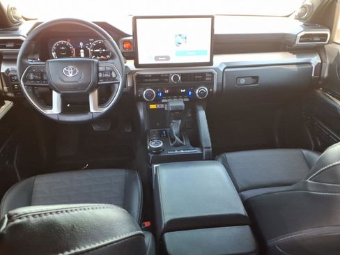 Used 2025 Toyota 4Runner TRD Off-Road Premium AWD/4WD image 19