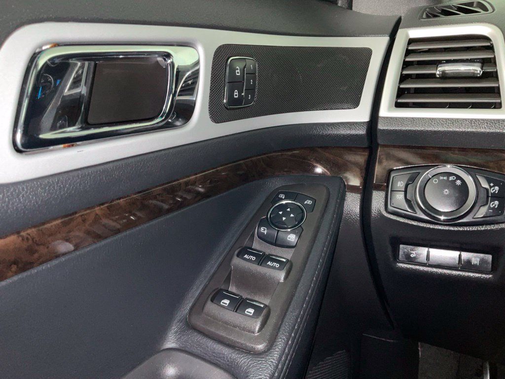 Used 2014 Ford Explorer Limited w/ Equipment Group 302A AWD/4WD image 23