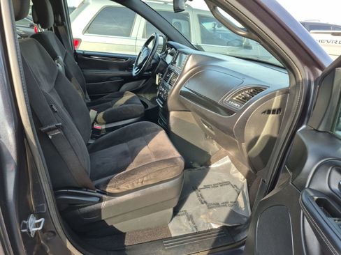 Used 2014 Dodge Grand Caravan SE image 9