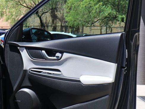 Used 2022 Hyundai Kona Limited FWD image 33