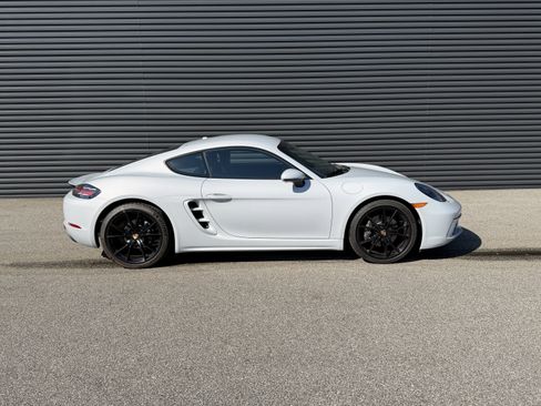 Certified 2024 Porsche 718 Cayman image 8