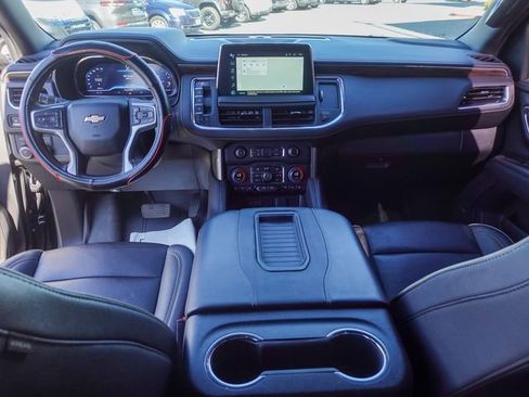 Used 2024 Chevrolet Suburban Premier AWD/4WD image 27
