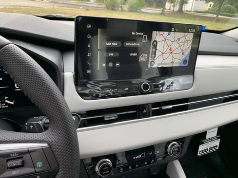 New 2025 Mitsubishi Outlander SE image 12