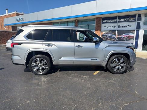 Used 2023 Toyota Sequoia Capstone AWD/4WD image 6