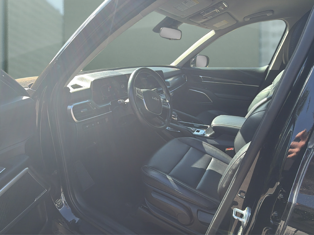 Used 2024 Kia Telluride LX FWD image 9