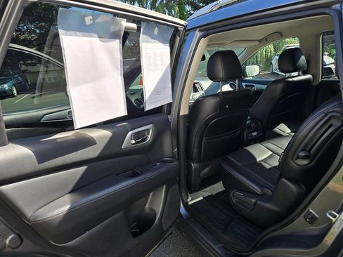 Used 2020 Nissan Pathfinder SL FWD image 5