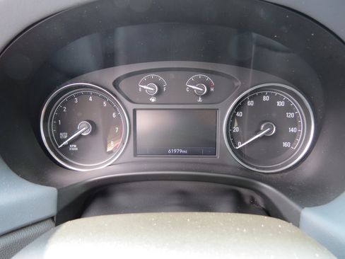 Used 2021 Buick Enclave Essence image 28