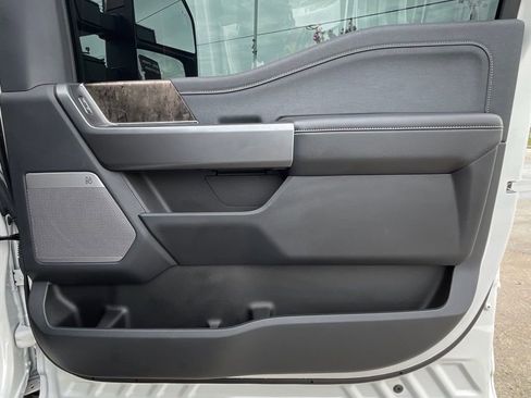 Used 2024 Ford F250 Lariat w/ Lariat Ultimate Package AWD/4WD image 38