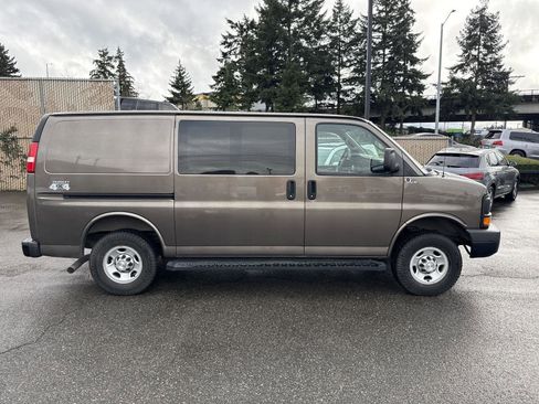 Used 2016 Chevrolet Express 2500 image 6