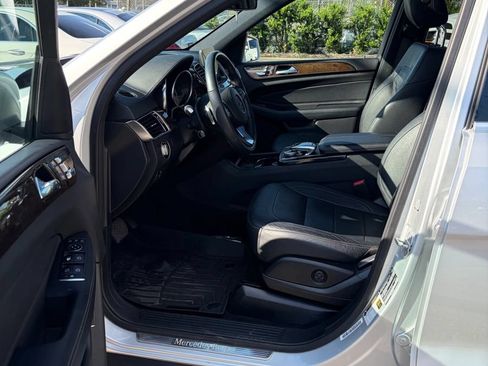 Used 2017 Mercedes-Benz GLS 450 4MATIC image 9