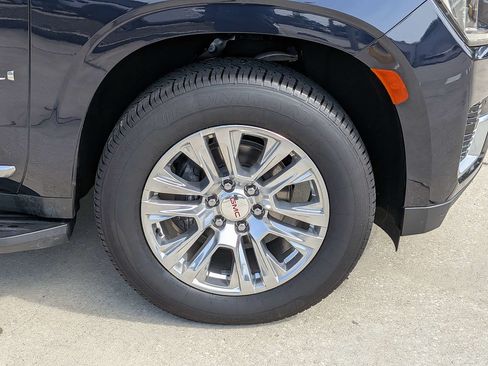 Used 2024 GMC Yukon Denali AWD/4WD image 11